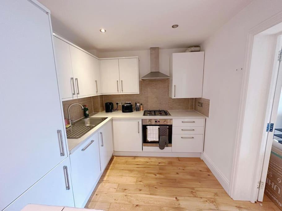 1 Bed Room Flat Near Central Лондон Экстерьер фото